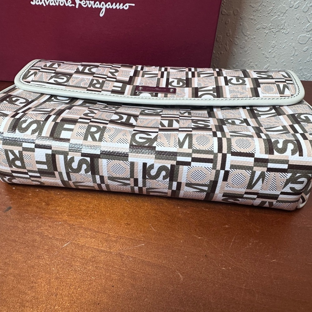 Ferragamo PVC Beige × Brown
Shoulder Bag - Picture 5 of 9